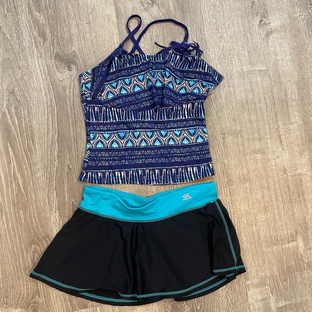 Girls: Bathing suit top & Skirt - Size:14 NWT
